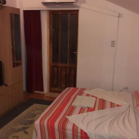 Apartments & Hostel Zdrava Hrana Мостар Екстериор снимка