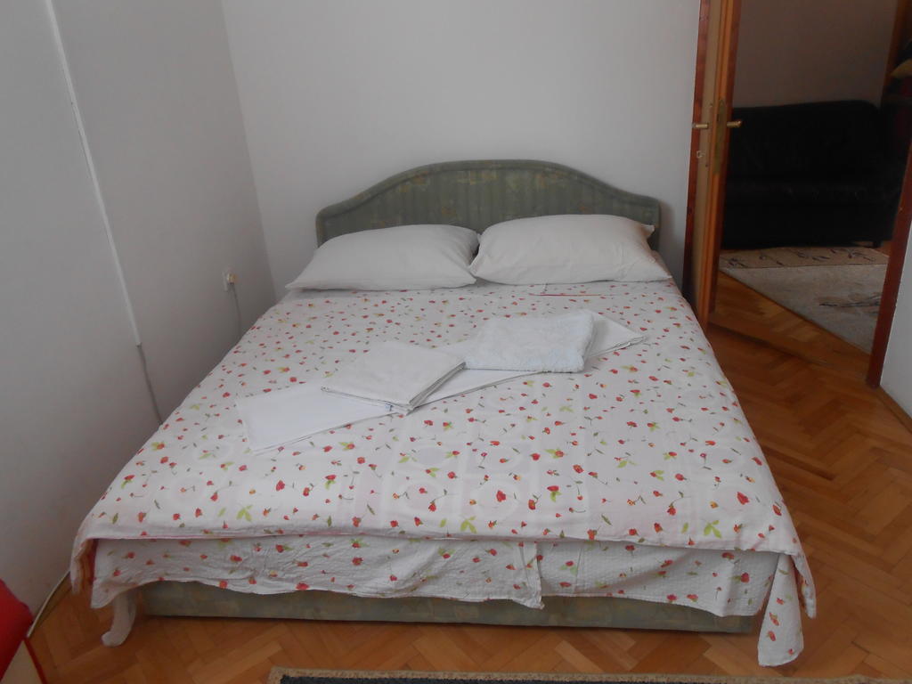 Apartments & Hostel Zdrava Hrana Мостар Стая снимка