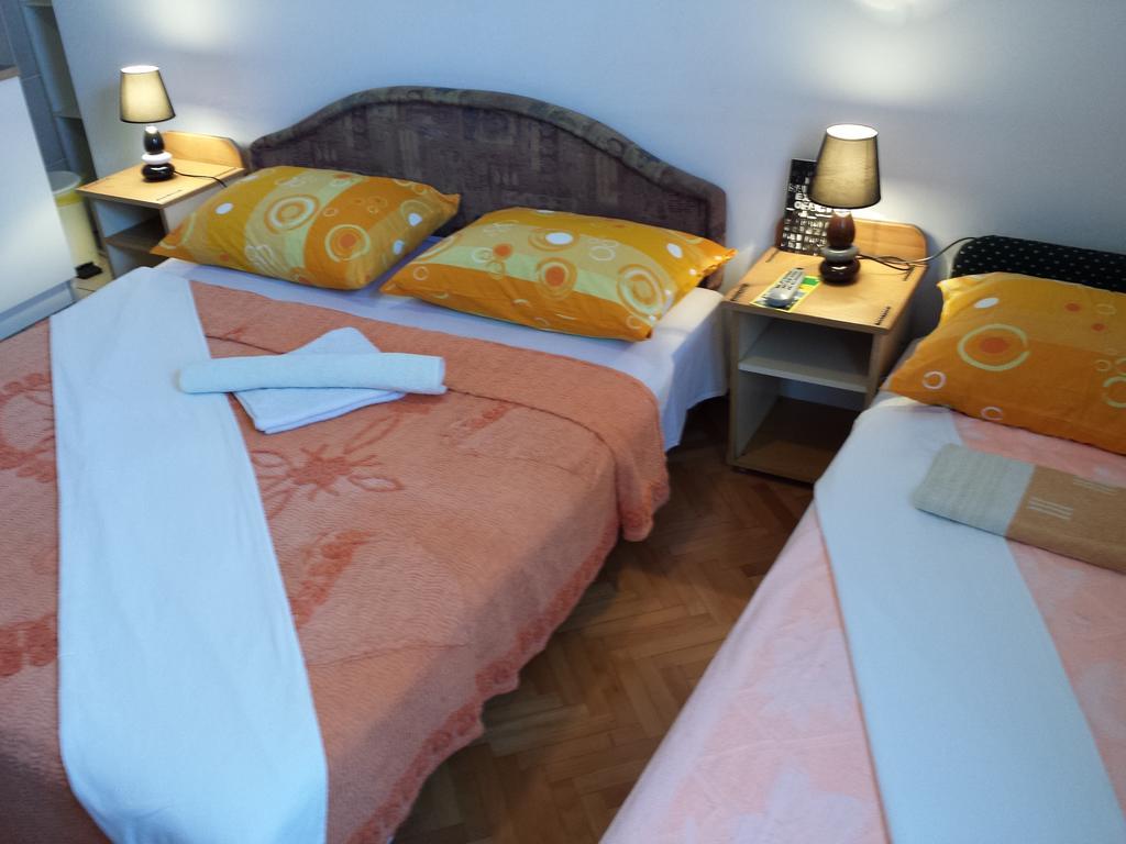 Apartments & Hostel Zdrava Hrana Мостар Стая снимка