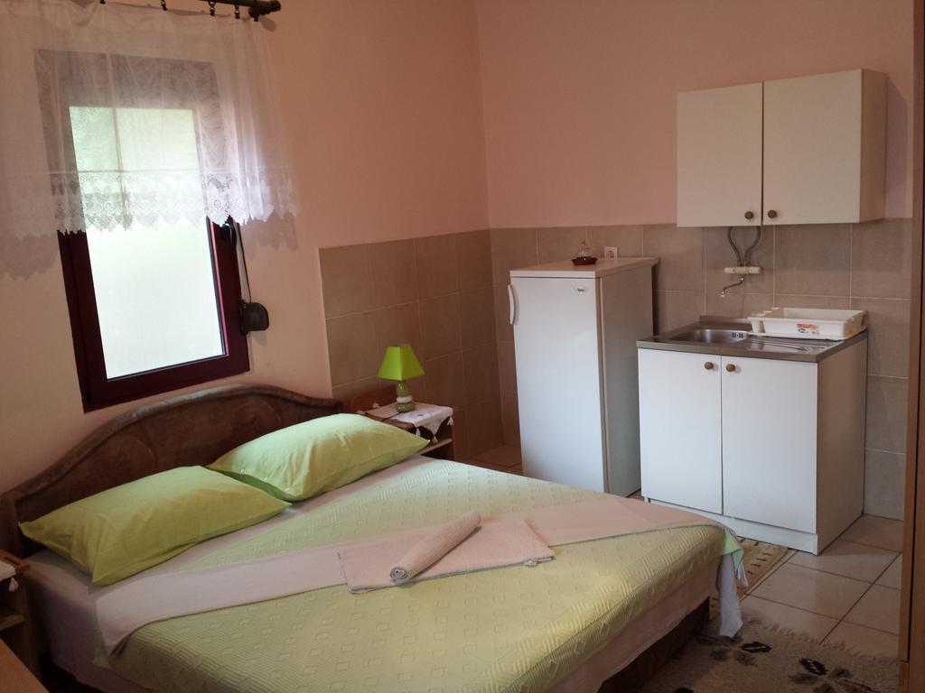 Apartments & Hostel Zdrava Hrana Мостар Стая снимка