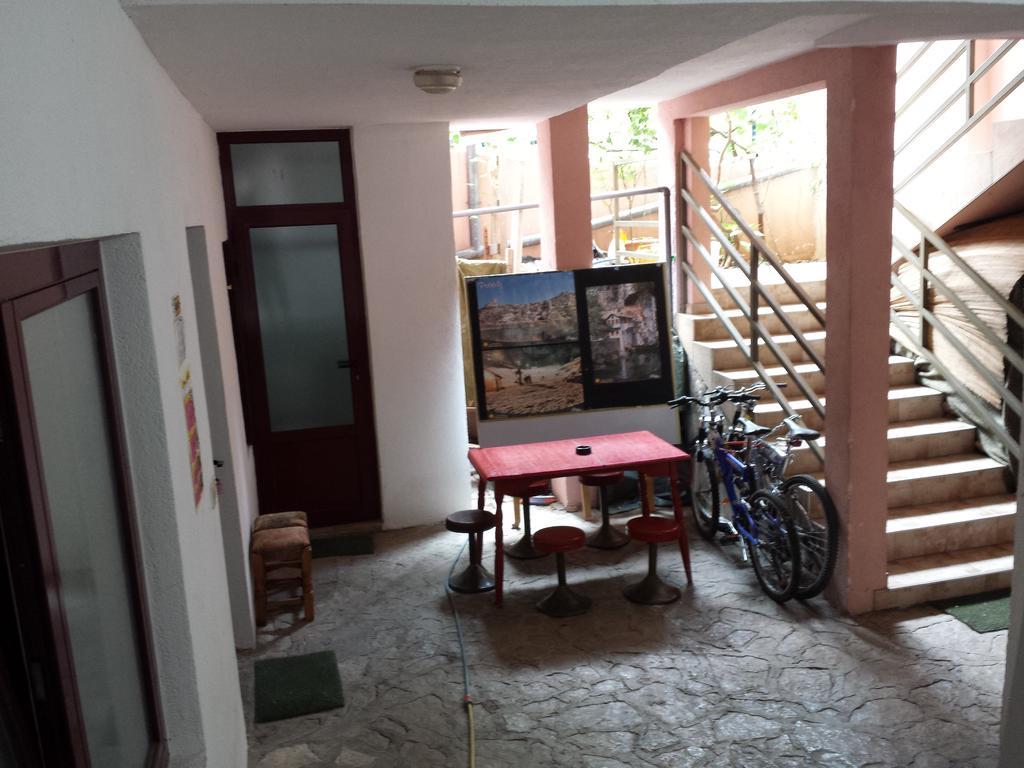 Apartments & Hostel Zdrava Hrana Мостар Екстериор снимка
