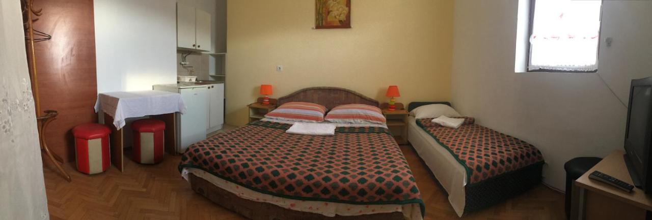 Apartments & Hostel Zdrava Hrana Мостар Екстериор снимка